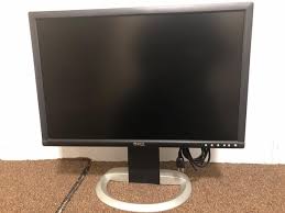 ( Dell UltraSharp 2405FPW 24-inch Widescreen LCD Monitor